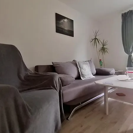Apartment Walls 1